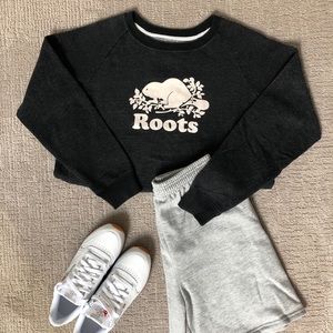 Roots crew neck sweater